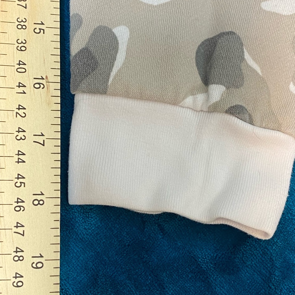 Adidas Originals Youth XL (18-20) Graphic Camo Hoodie - Picture 14 of 15